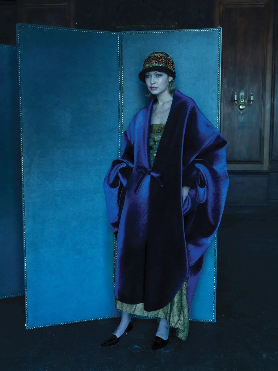 Хадід в елегантному стилі сфотографувалася для журналу