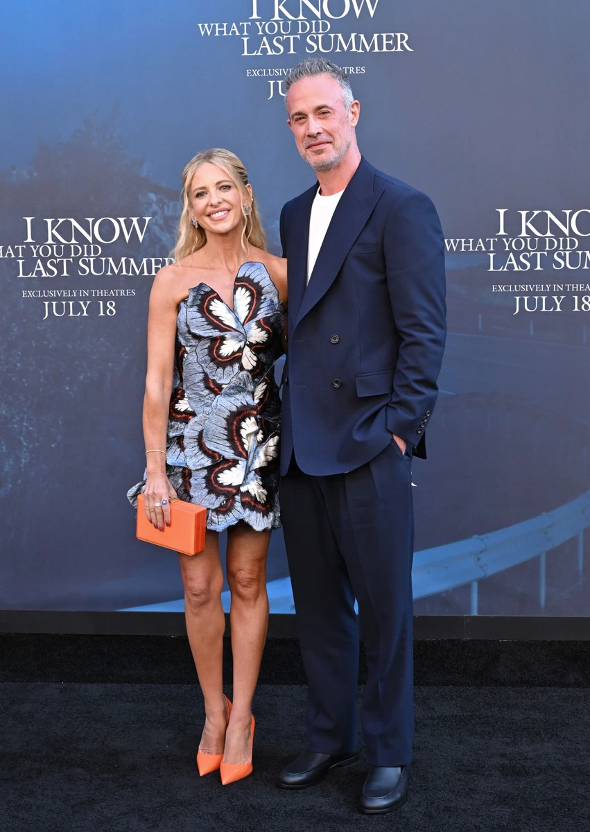 Сара Мішель Геллар з чоловіком