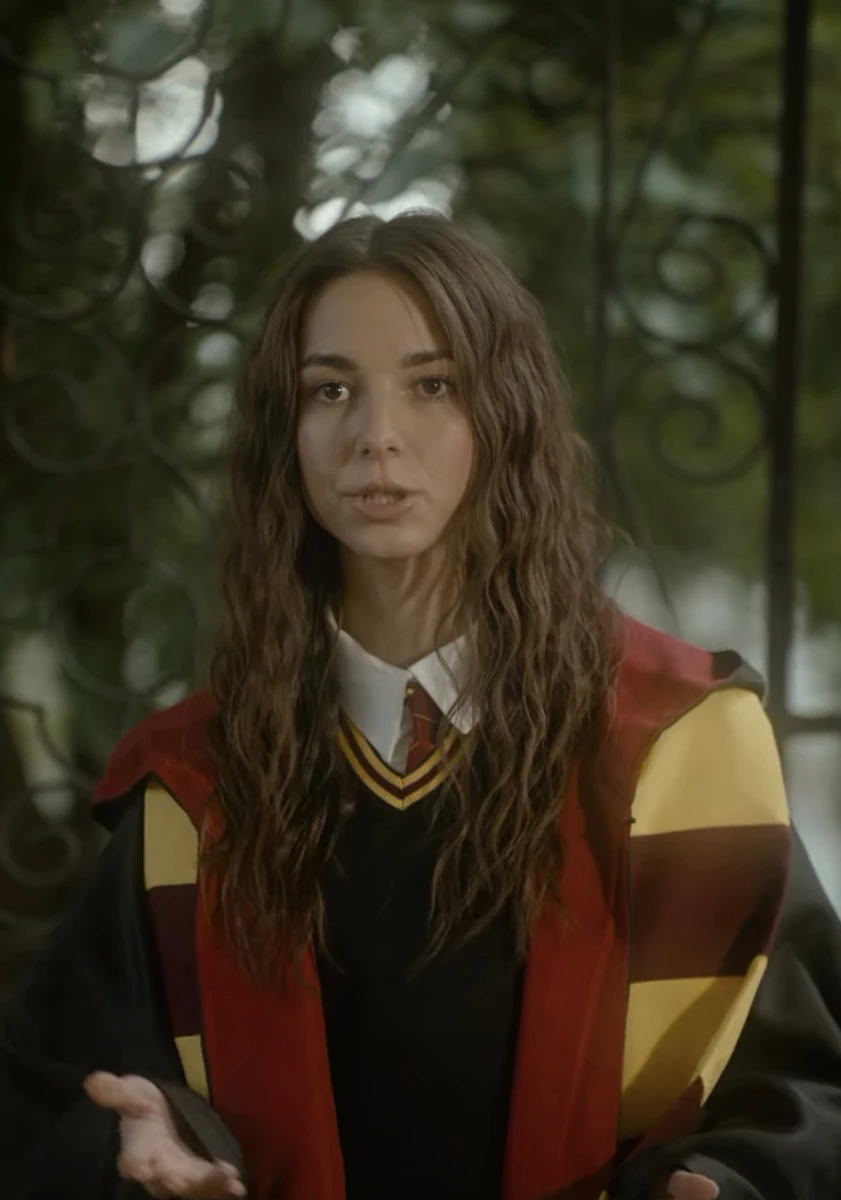 Блогерка Даша Кубік знялася в відео в стилі Гаррі Поттера для Atlas Festival