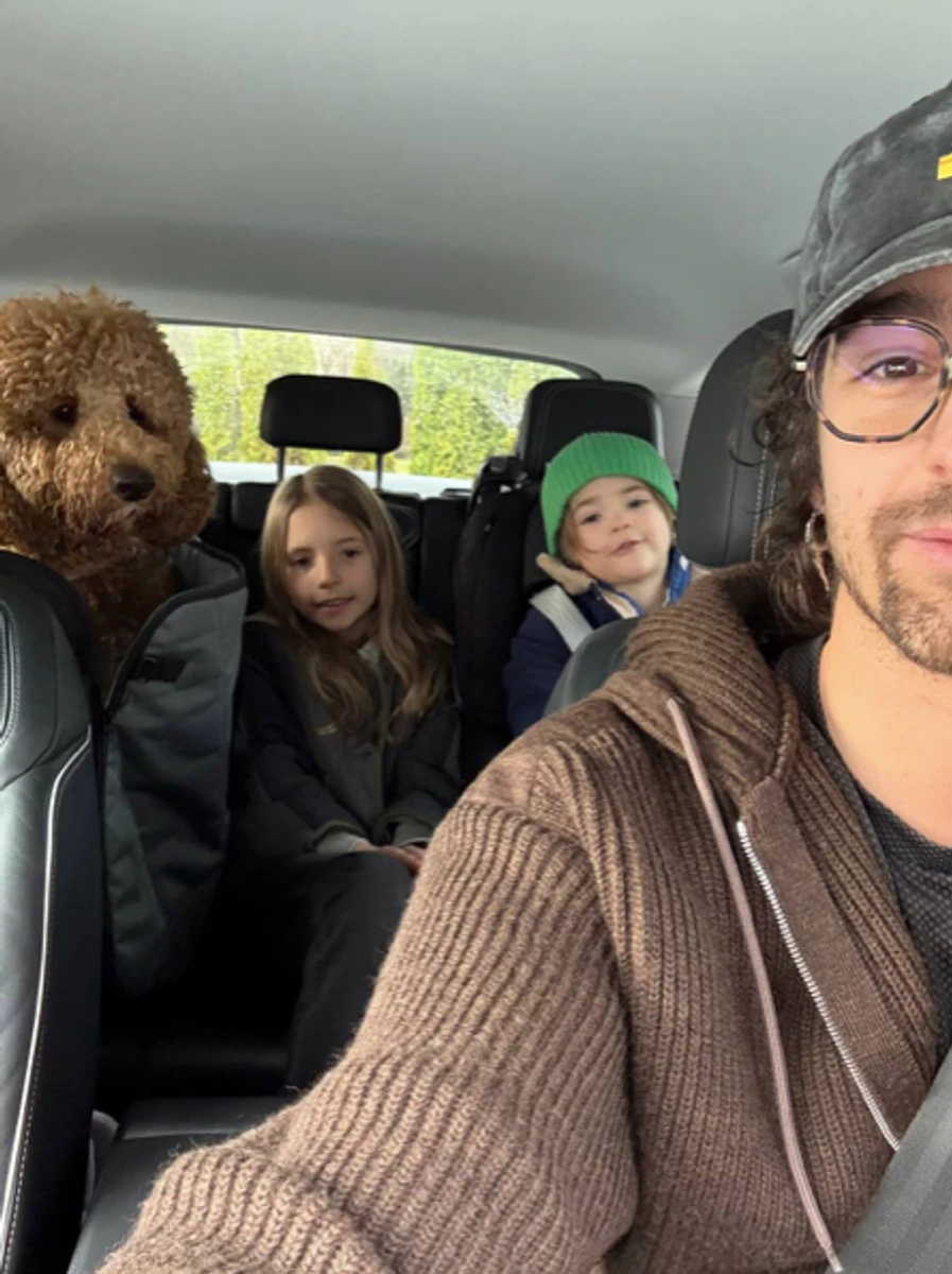 Володимир Дантес виховує дітей Даші Кацуріної