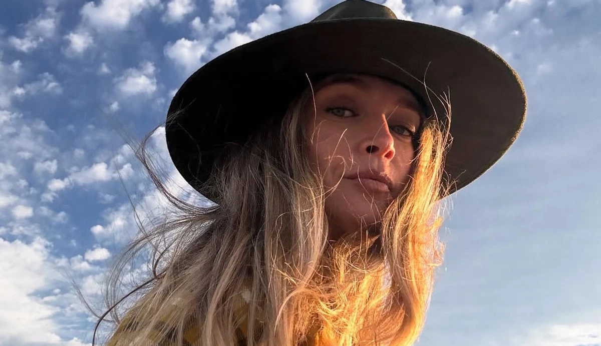 Віра Брежнєва поїхала на музичний фестиваль у США