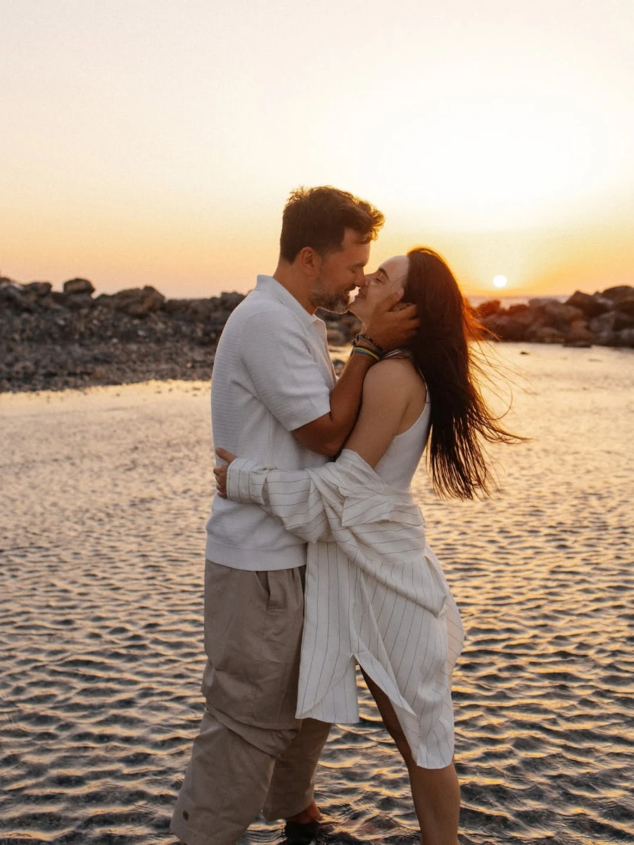 Інна Мірошниченко показалася з чоловіком на пляжі