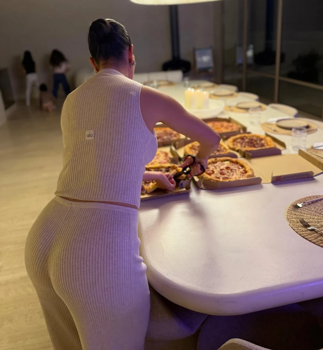 Наречена Роналду похвалилася тілом на домашньому фото