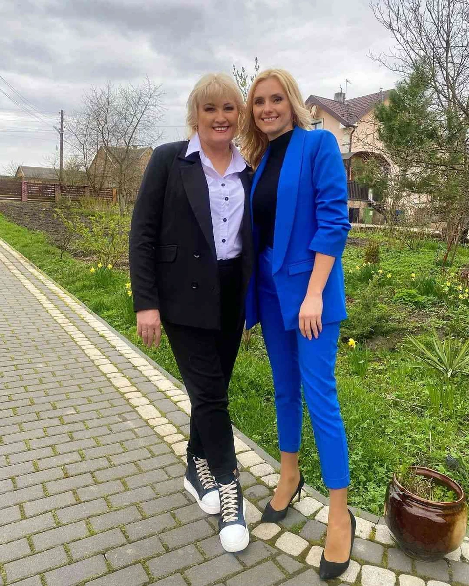 Красуні, - коментують підписники Федишин, вітаючи її маму з днем народження