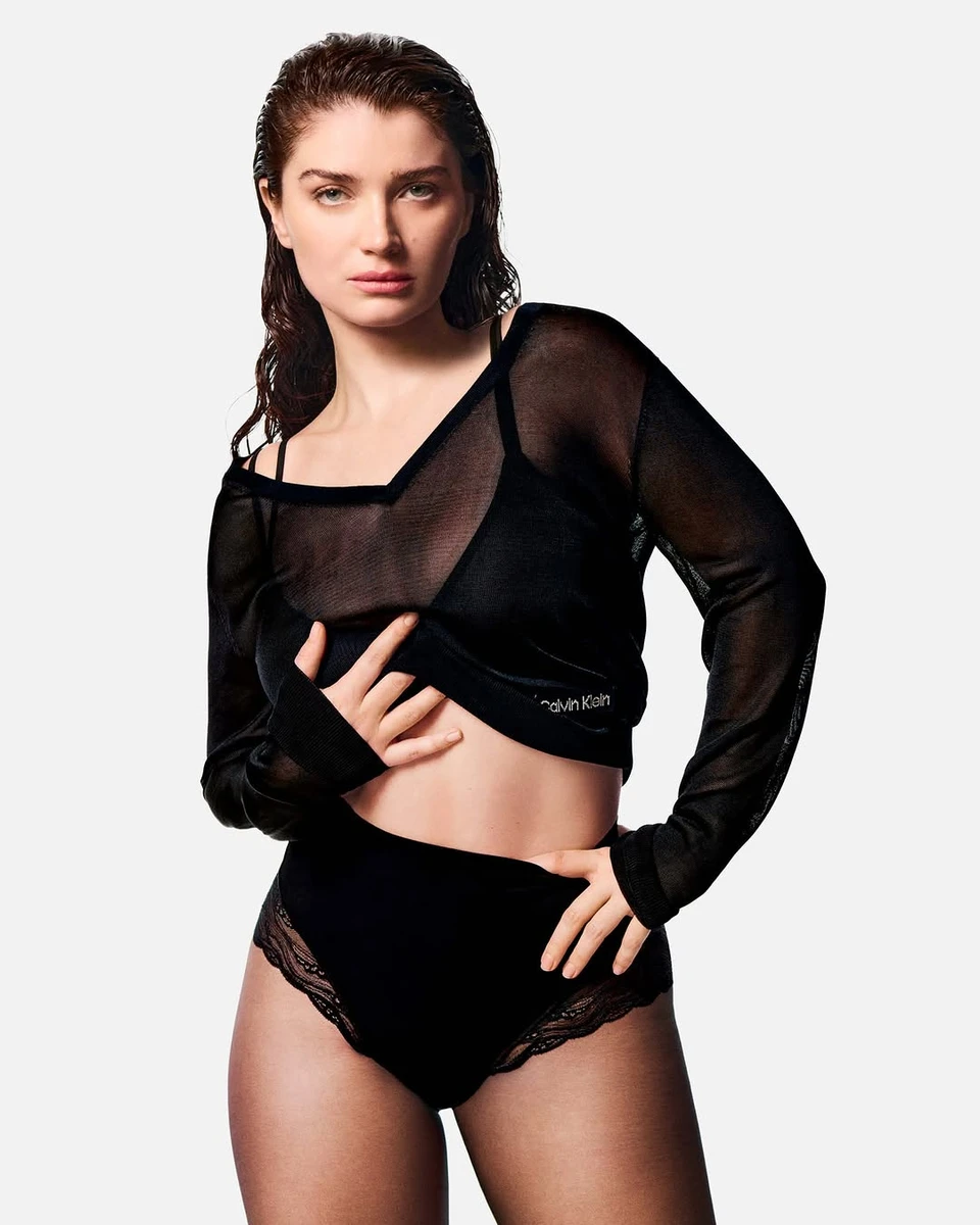 Ів Х’юсон попозувала у відвертій рекламній кампанії Calvin Klein