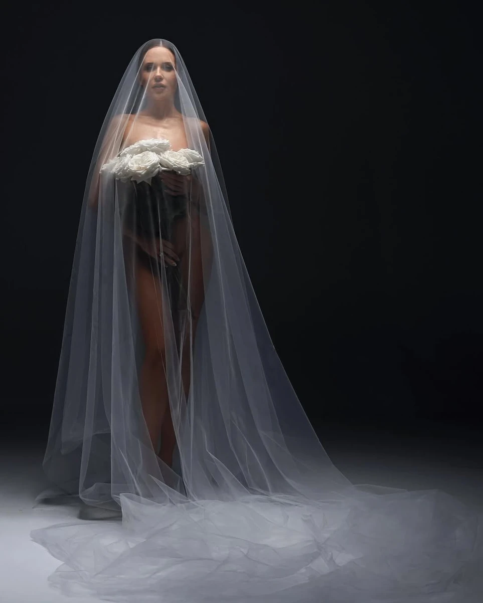 Наталка Денисенка позує оголена