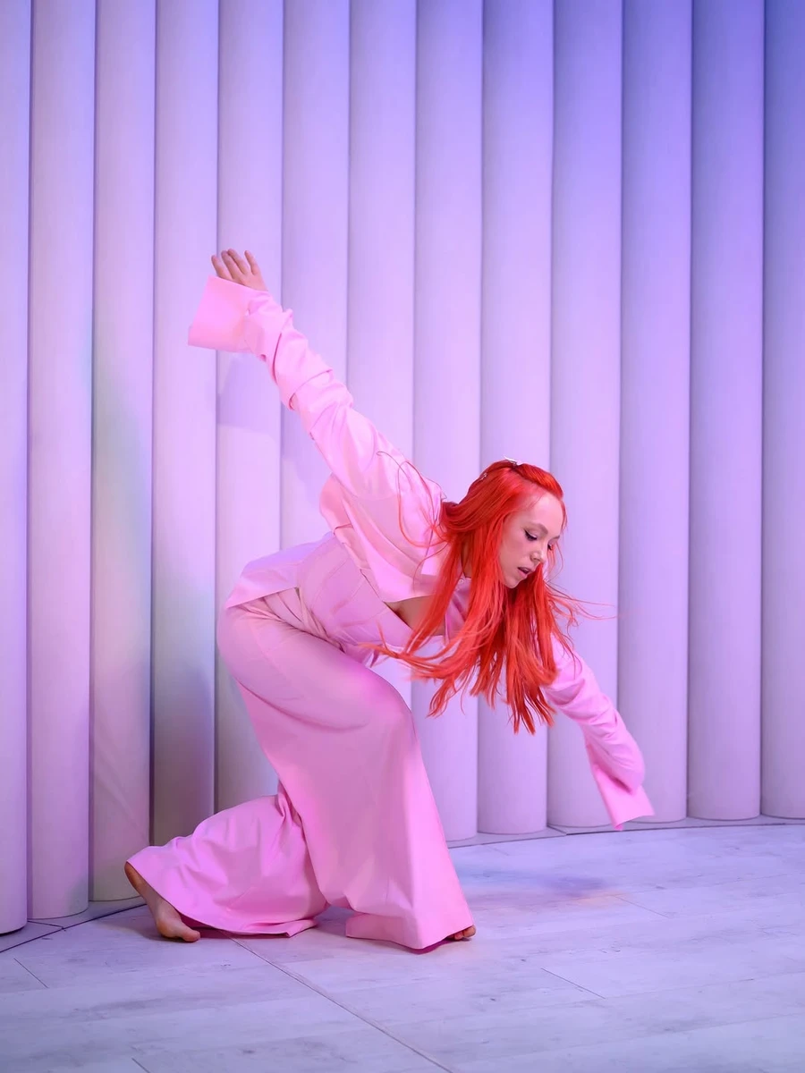 Тарабарова у корсеті знялася під час виконання енергійних рухів