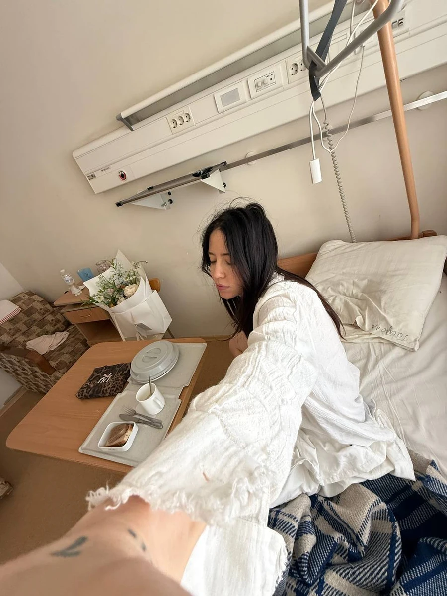 Надя Дорофєєва в лікарні