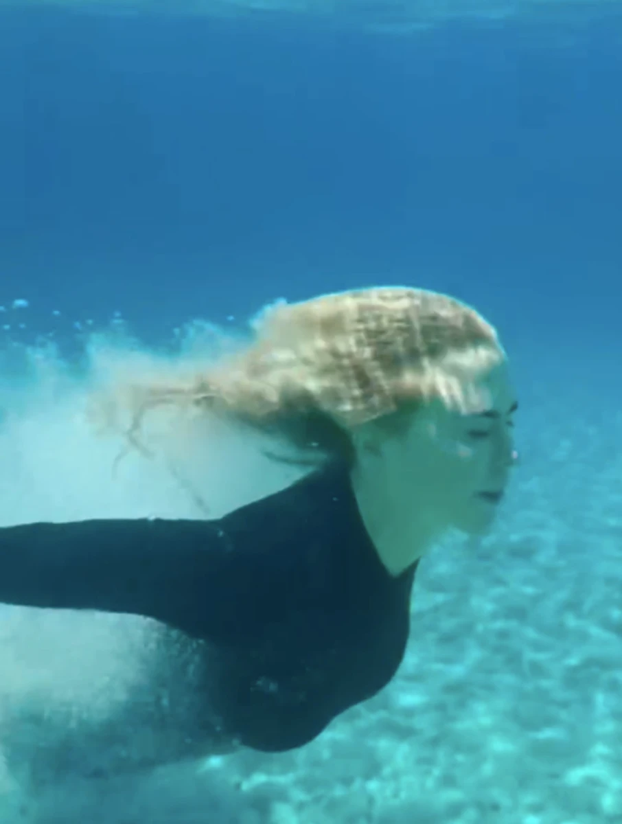 Ніколь Кідман показала, як плавала на глибині