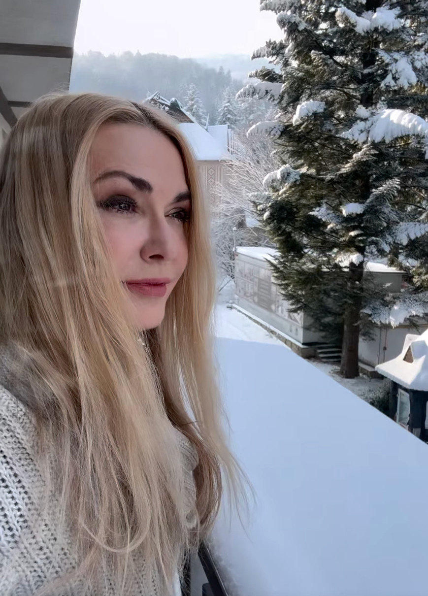 Ольга Сумська показала селфі в засніжених Карпатах