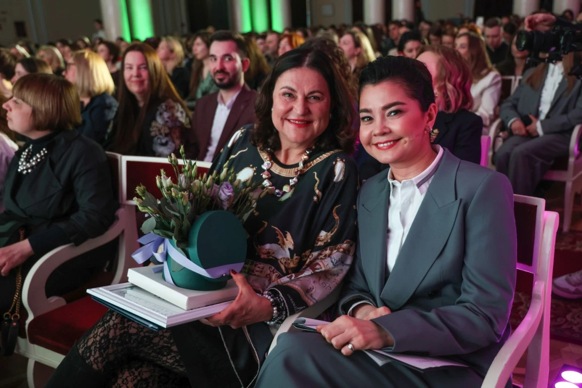 Севгіль з Пані Послом ЄС в Україні Катаріною Матерновою 