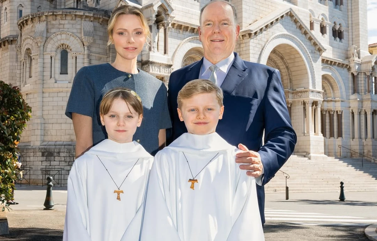 Князь і княгиня Монако з дітьми на фото