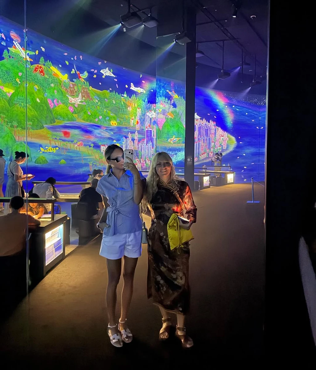 Дар'я Білодід з сестрою свого ймовірного бойфренда на фото