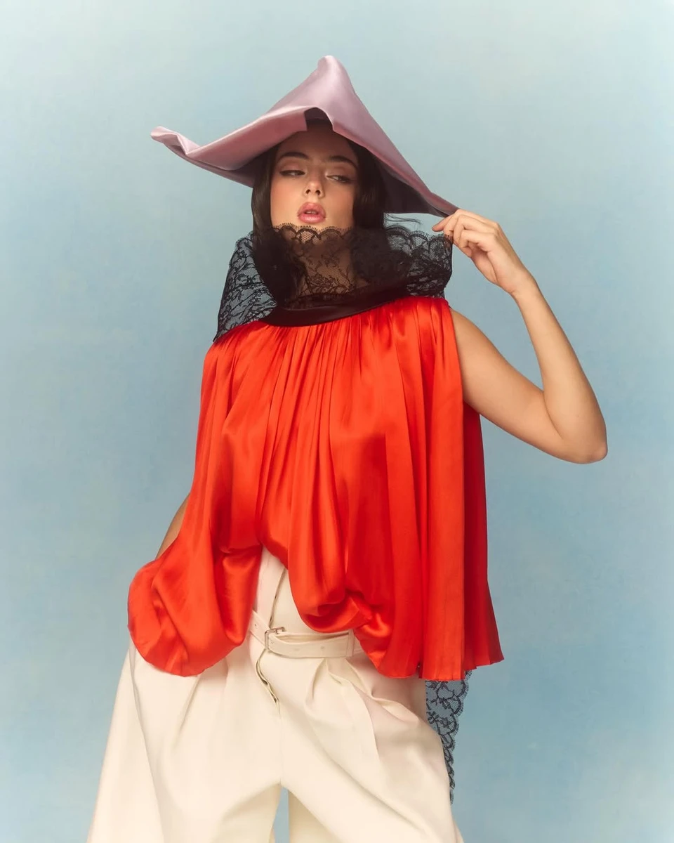 Дочка Белуччі і Касселя у яскравих луках знялася для журналу