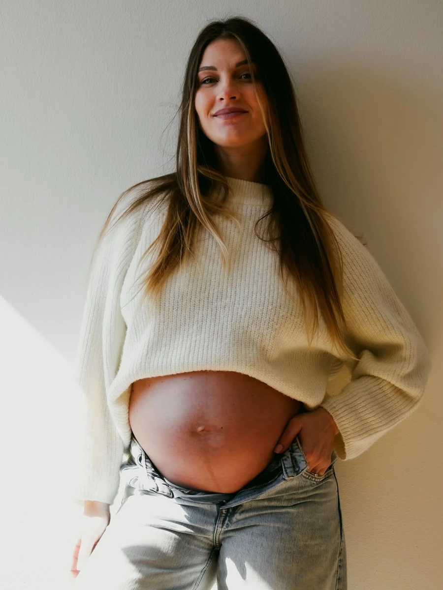 Вагітна Оля Харлан