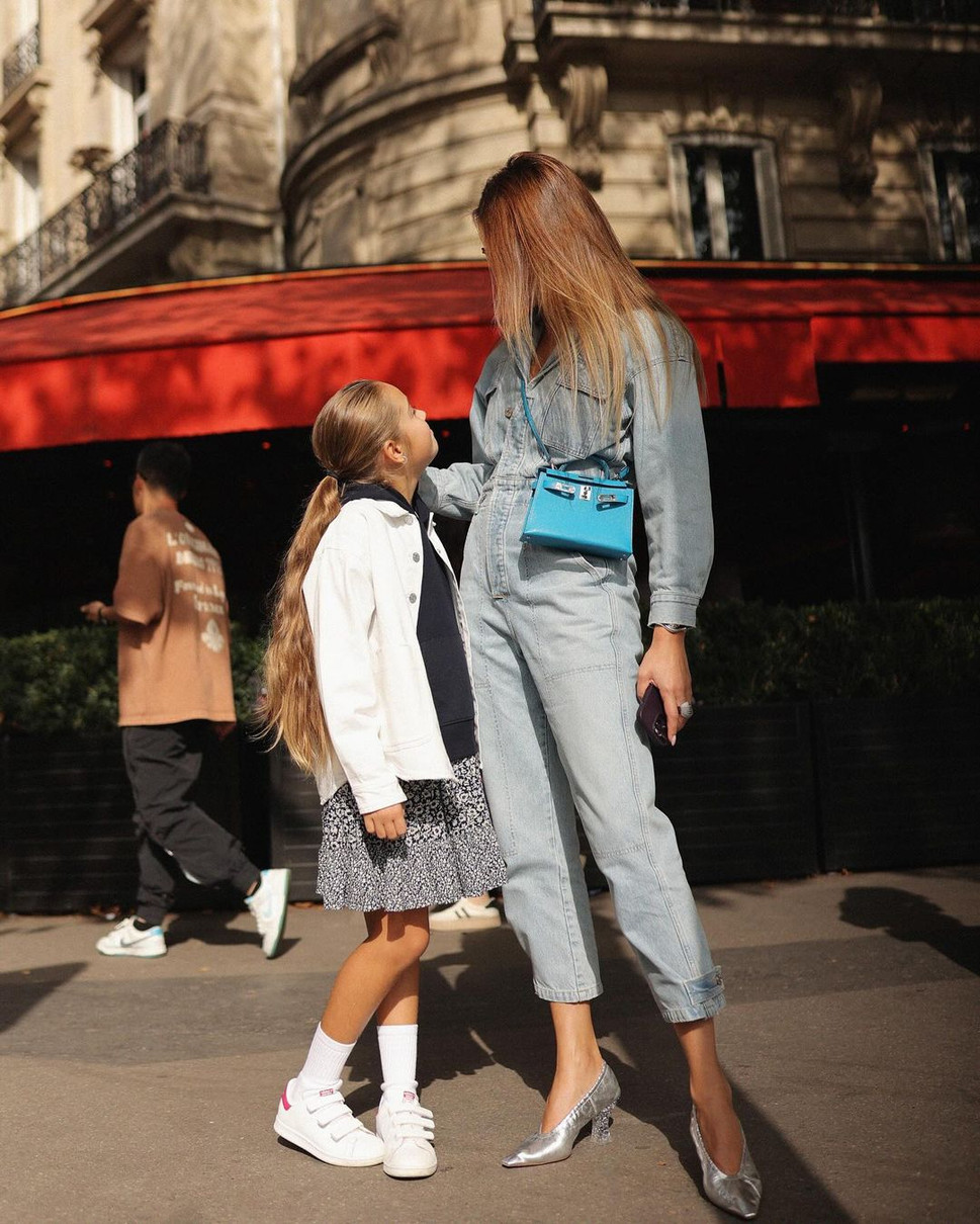 Дівчата влаштували собі модні канікули в Парижі 