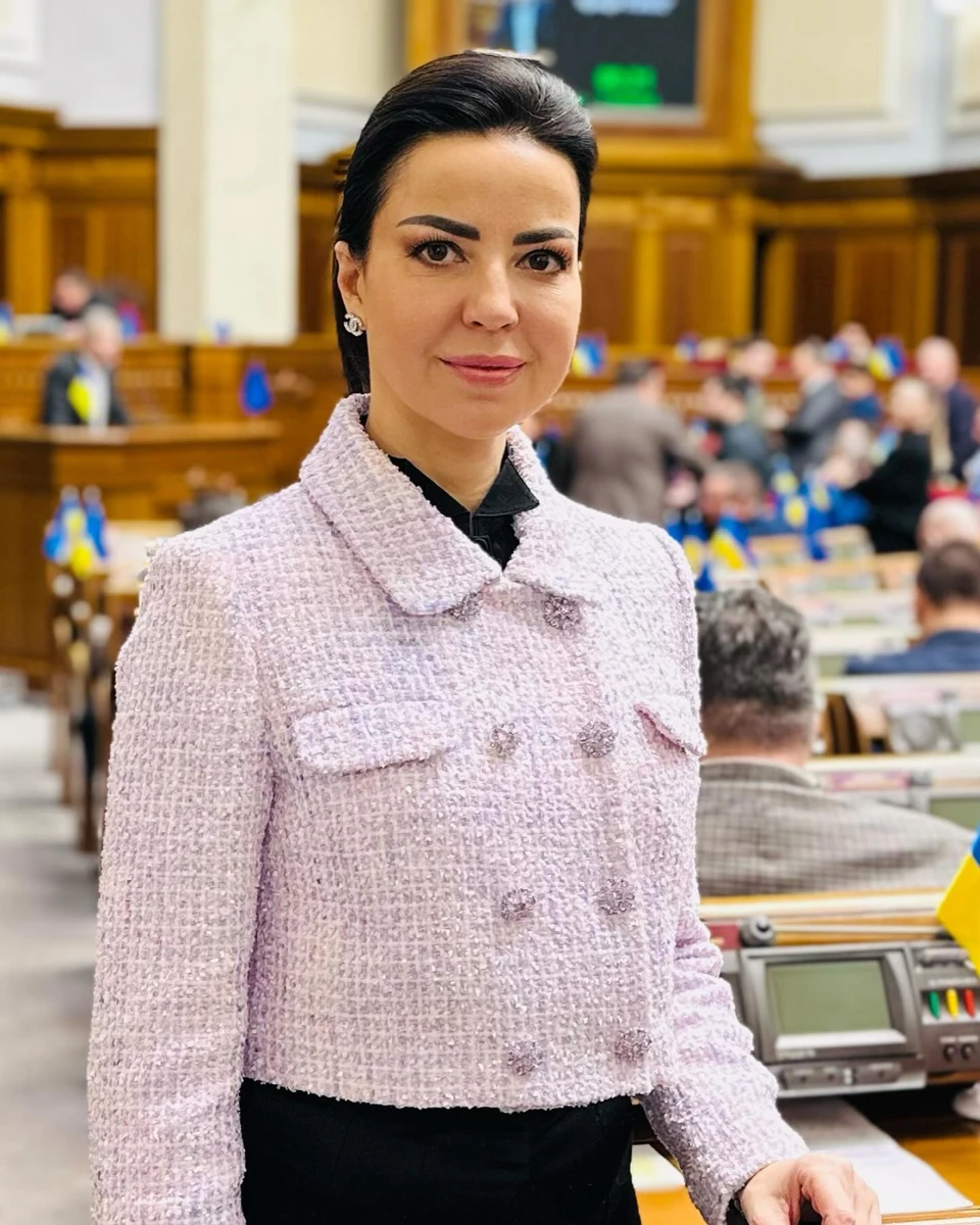 У гардеробі Дмитрієвої є чимало люксу