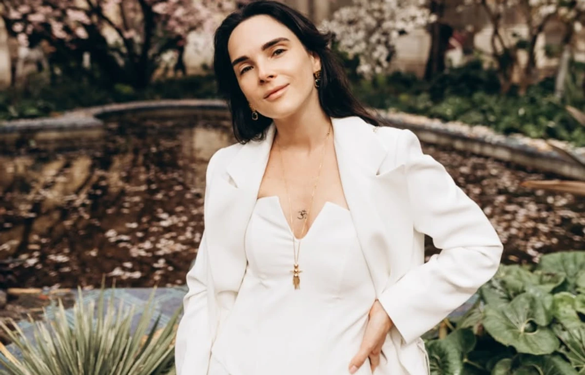 Інна Мірошниченко позує для фото