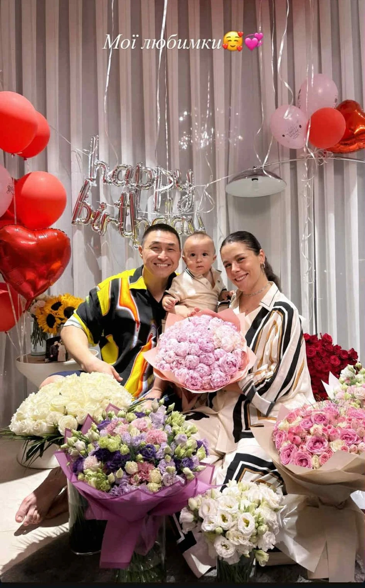 Онуфрійчук з сином і чоловіком