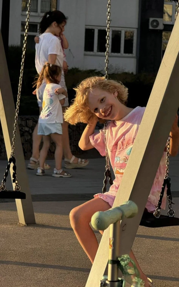 Прийомна дитина Мірошниченків