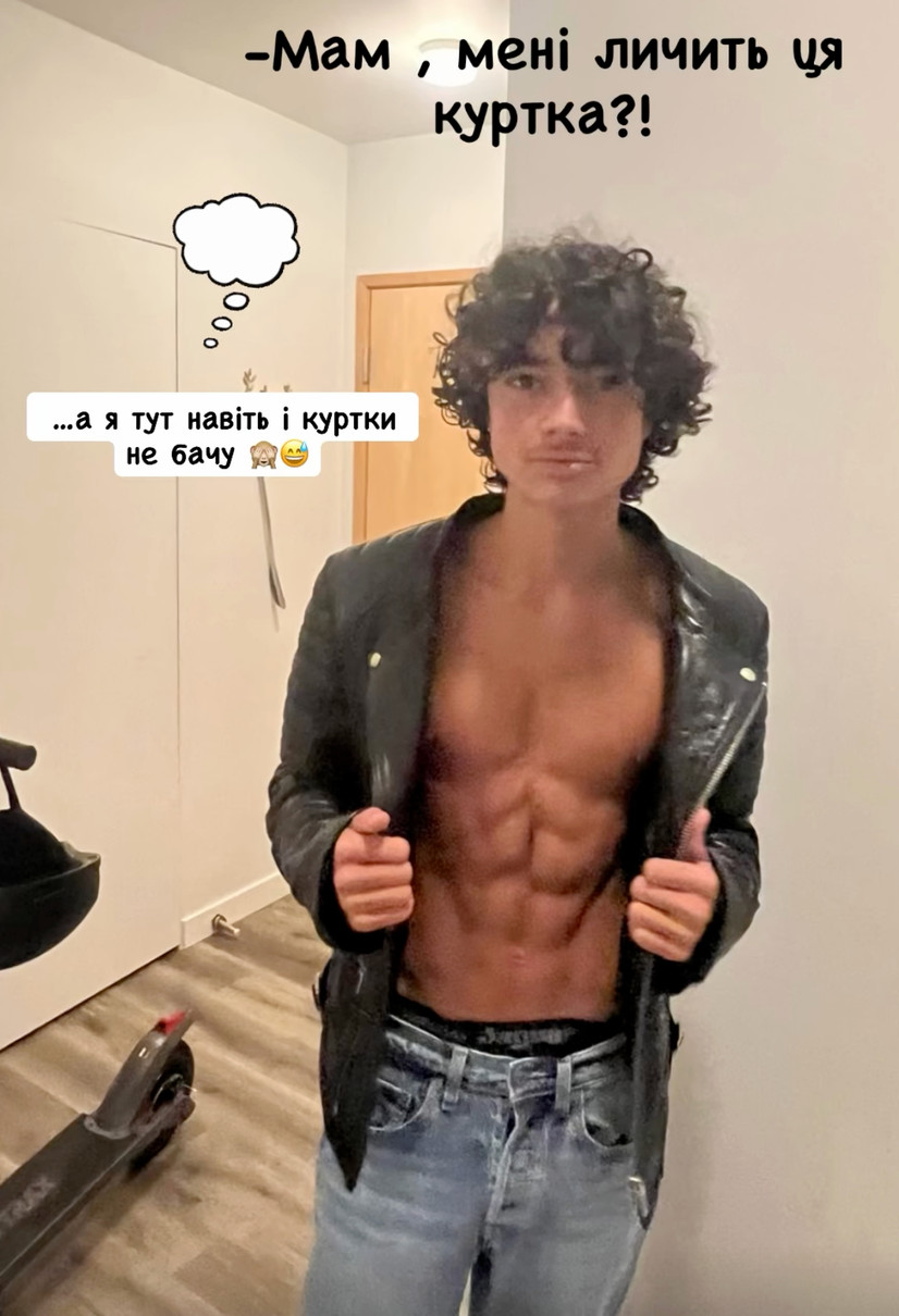 Катерина Кухар показала 16-річного сина з голим рельєфним торсом