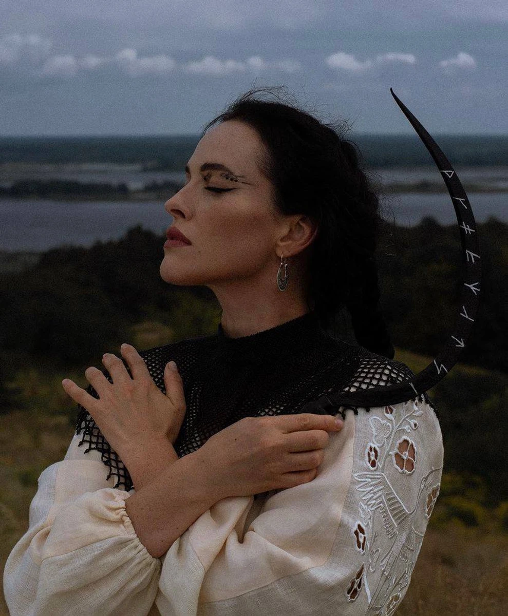 Марена — богиня пов'язана із сезонними ритуалами умирання і воскресіння природи, а також обрядами викликання дощу.