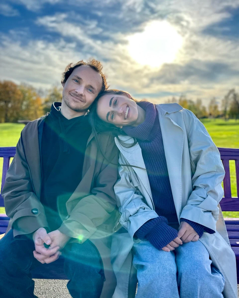 Актор та дизайнерка оголосили про свої стосунки у травні 2023-го