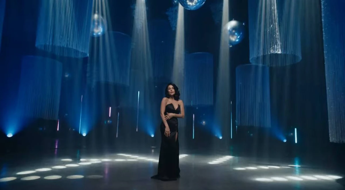 Огнєвіч в чорній максі