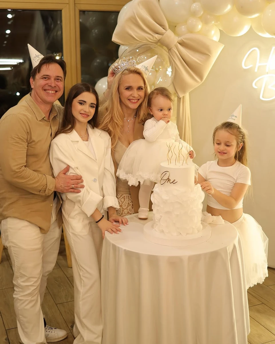 Лілія Ребрик зібрала усіх дітей для сімейного фото