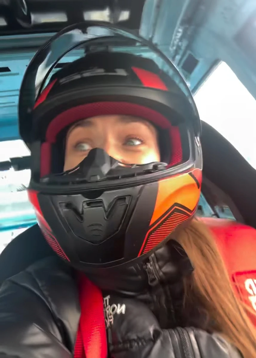 Ксенія Мішина взяла участь в перегонах на машині