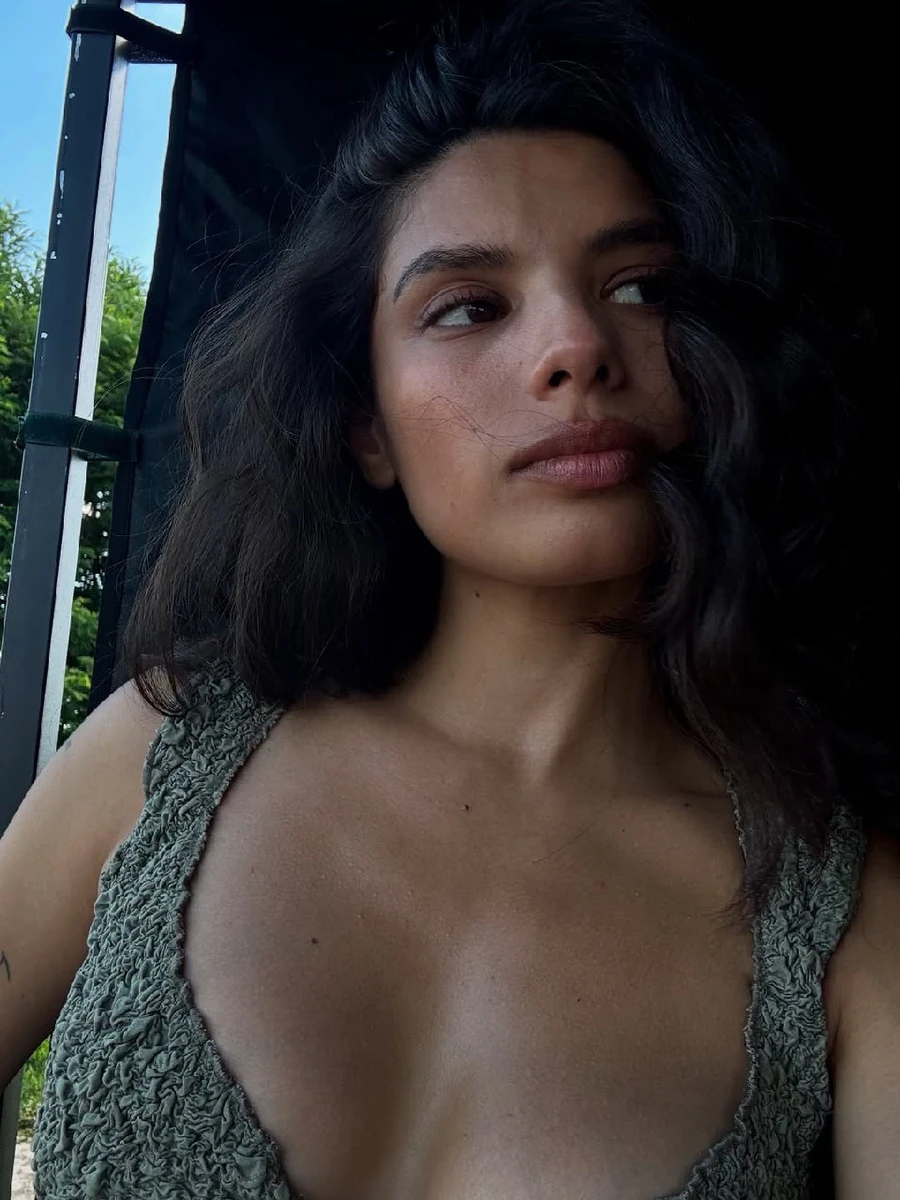 Декольте Андраде