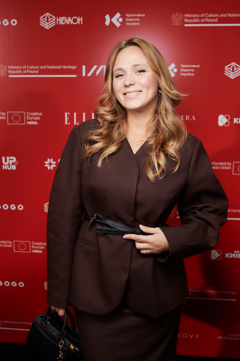 Анна Кошмал у стильному луці постала на кінофестивалі ОМКФ