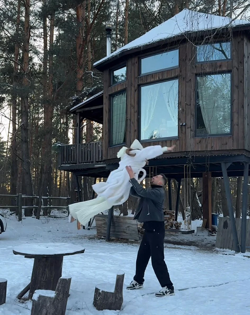 А ще Наталка з Юрієм розважалися романтичними відео 