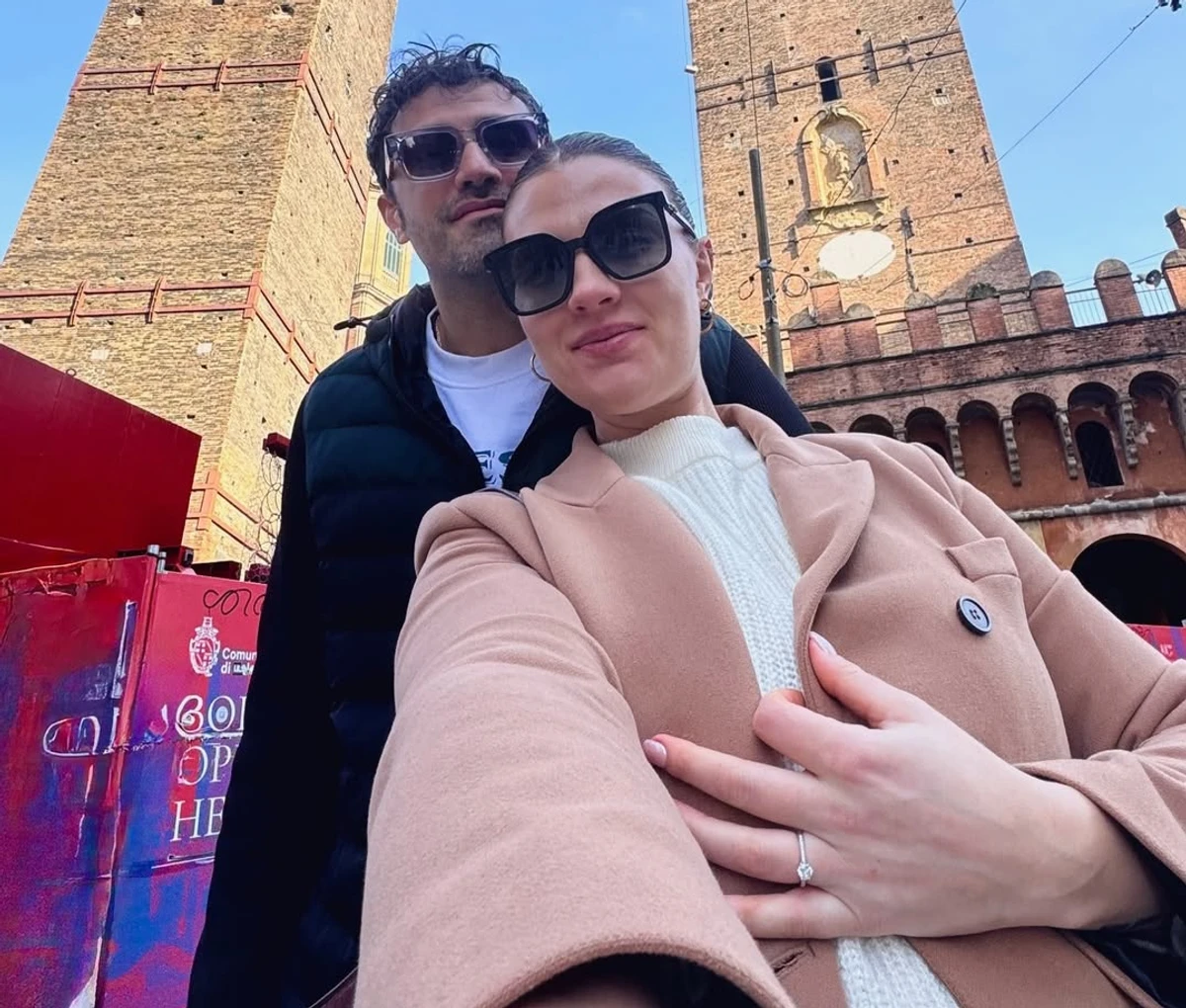 Вагітна Ольга Харлан попозувала з коханим в Італії