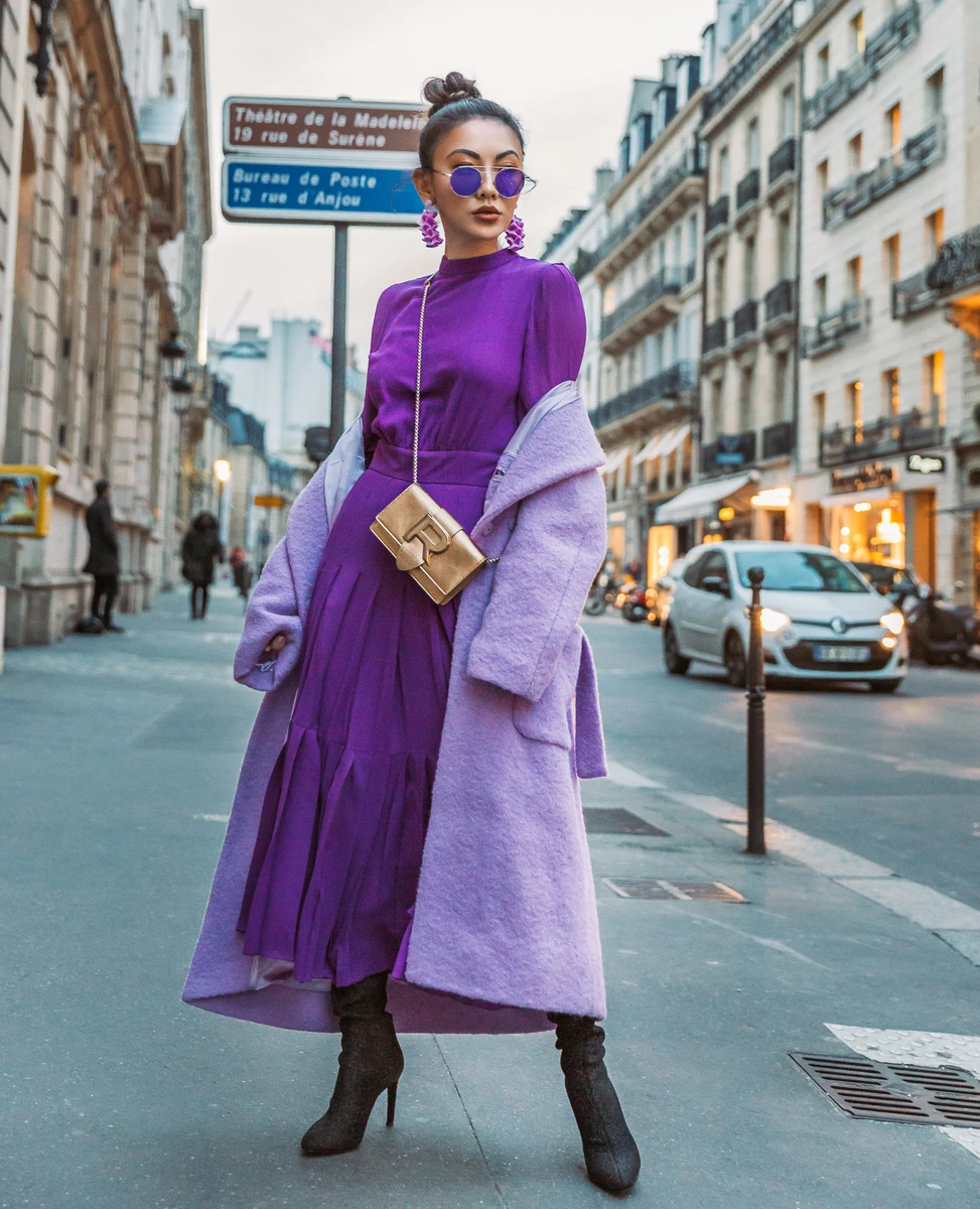 Весною у тренді насичений фіолетовий колір в одязі