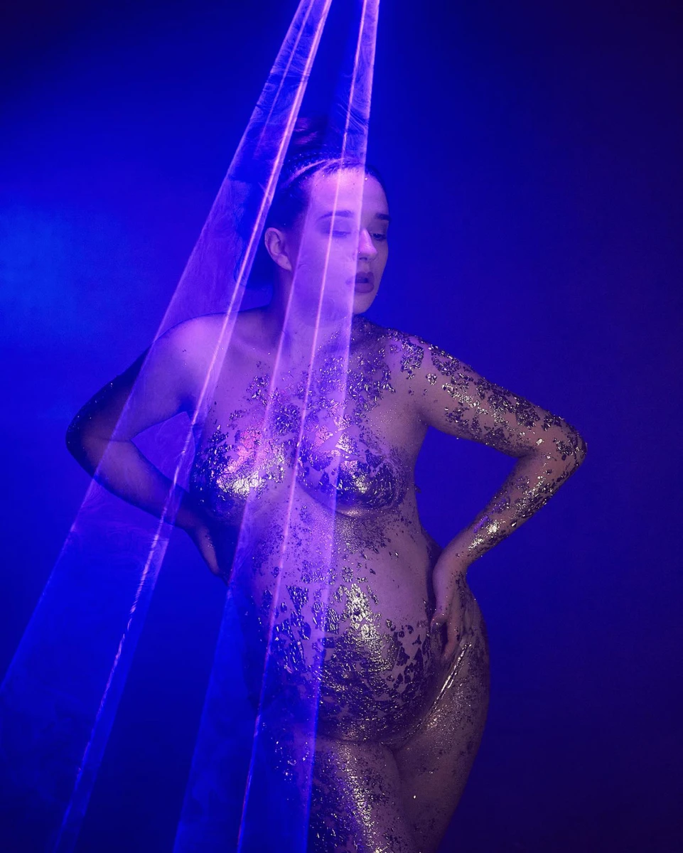 Майбутній мамі довелося зніматися протягом 9 годин