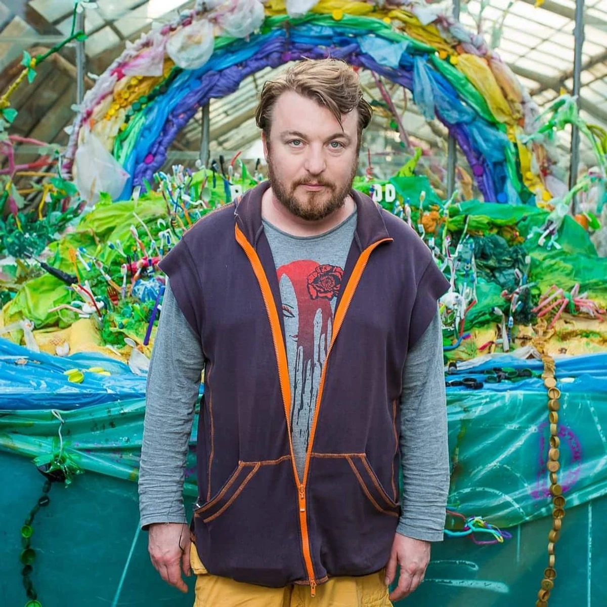 Дизайнер переконаний, що не можна віддавати росіянам ні літеру, ні кольори, які асоціюються з їх ідеологією