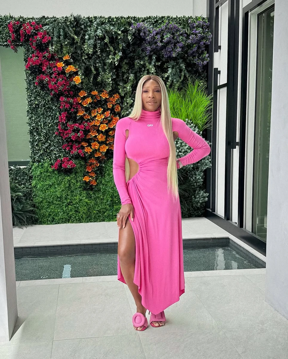 Вільямс показала струнку фігуру в стильному образі