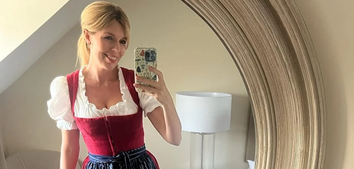 Дружина Бориса Джонсона у незвичному луці попозувала біля дзеркала