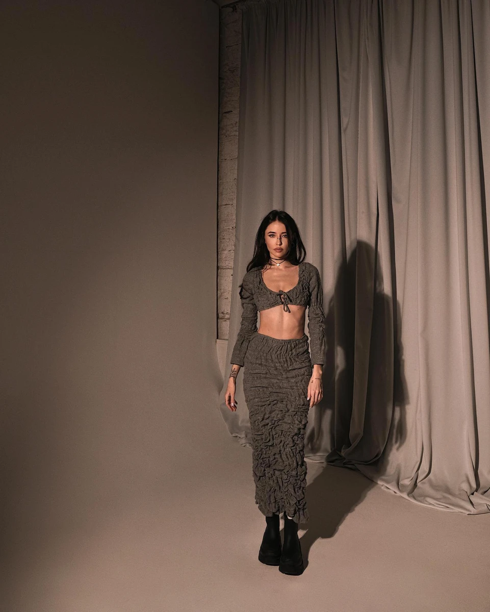 Надя полюбляє світити пресом