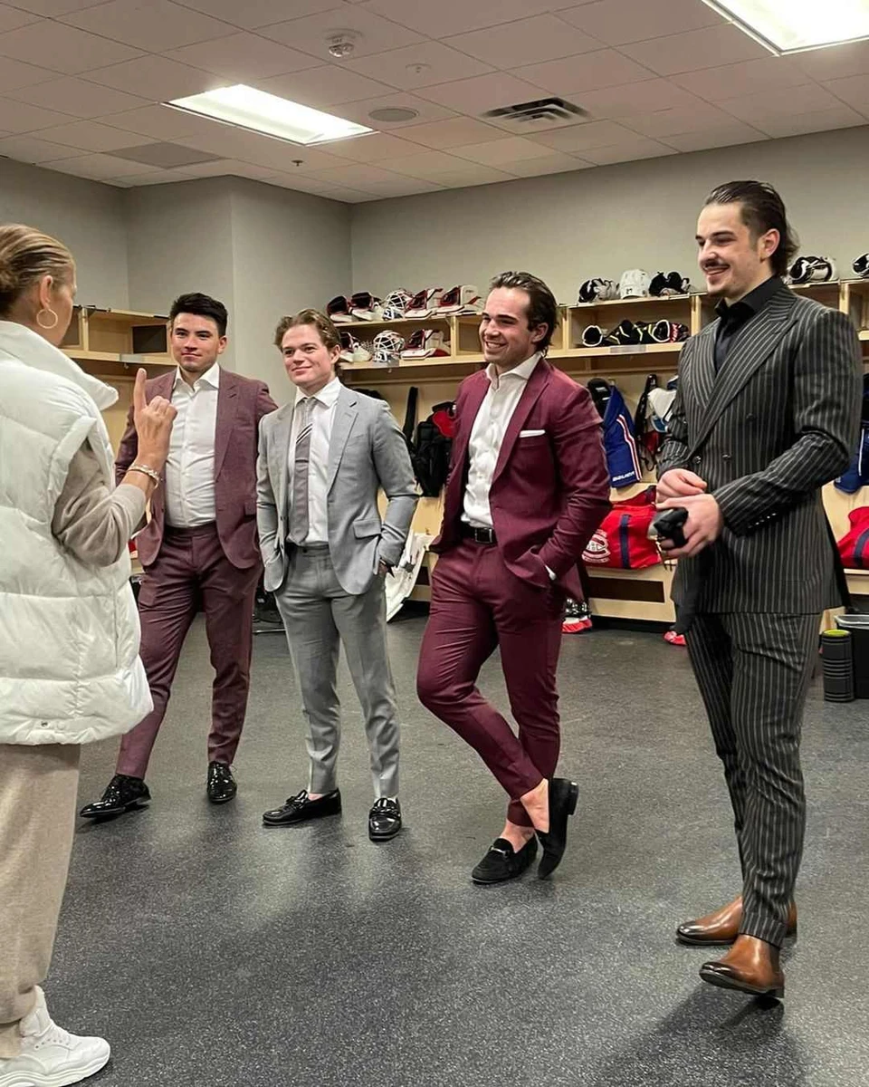 Діон зустрілася з хокеїстами канадського хокейного клубу