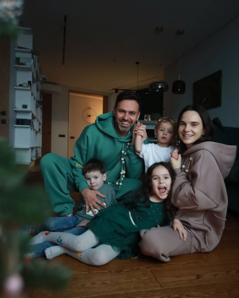 Інна з Тімуром виховують 5-річну Мію, 4-річного Марка та 2,5-річного Марселя