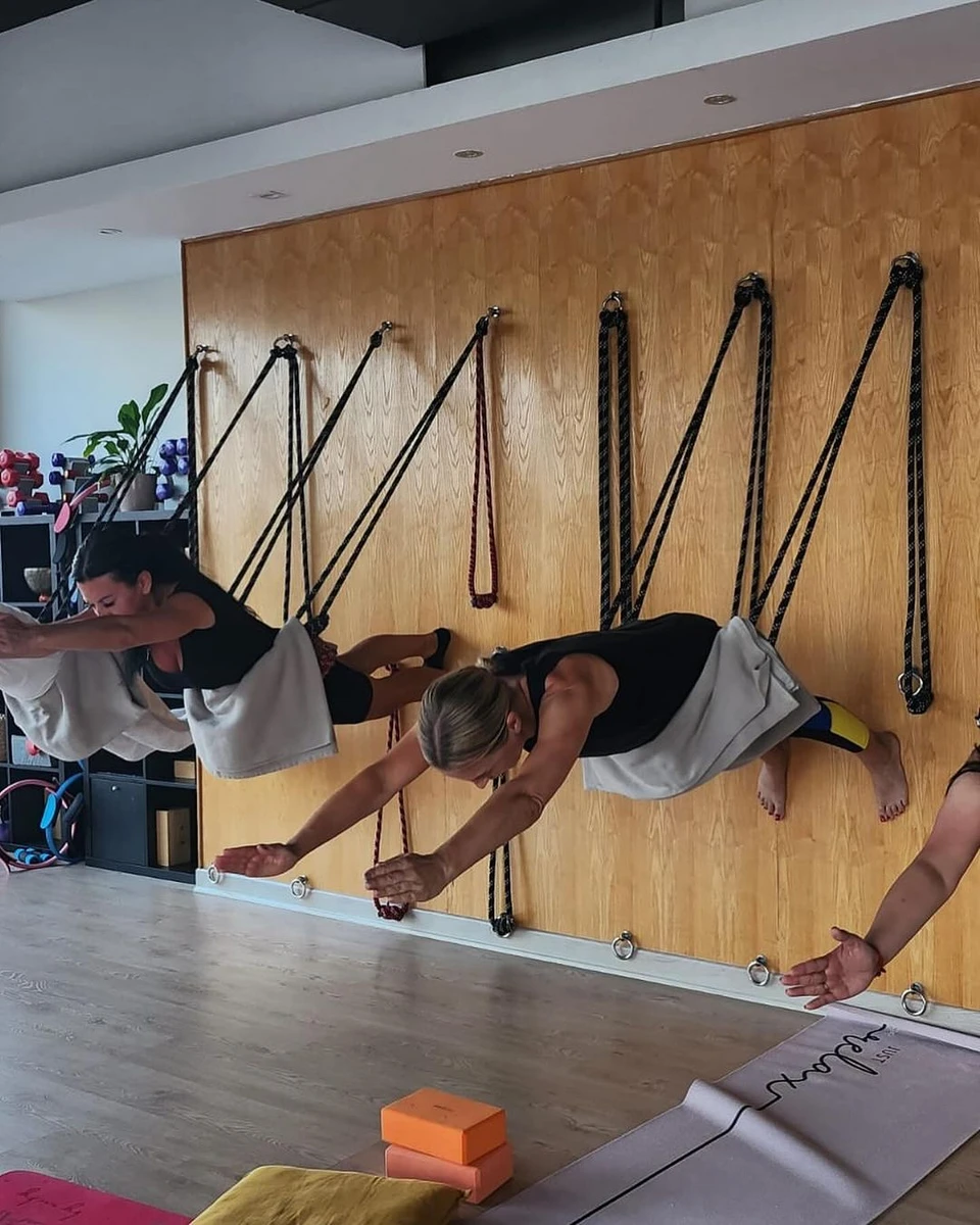 Також вона показала й свій відпочинок. На цьому фото Фролава стоїть у планці