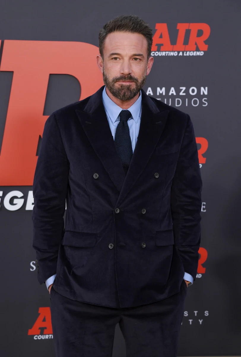 Бен Аффлек позує для фото
