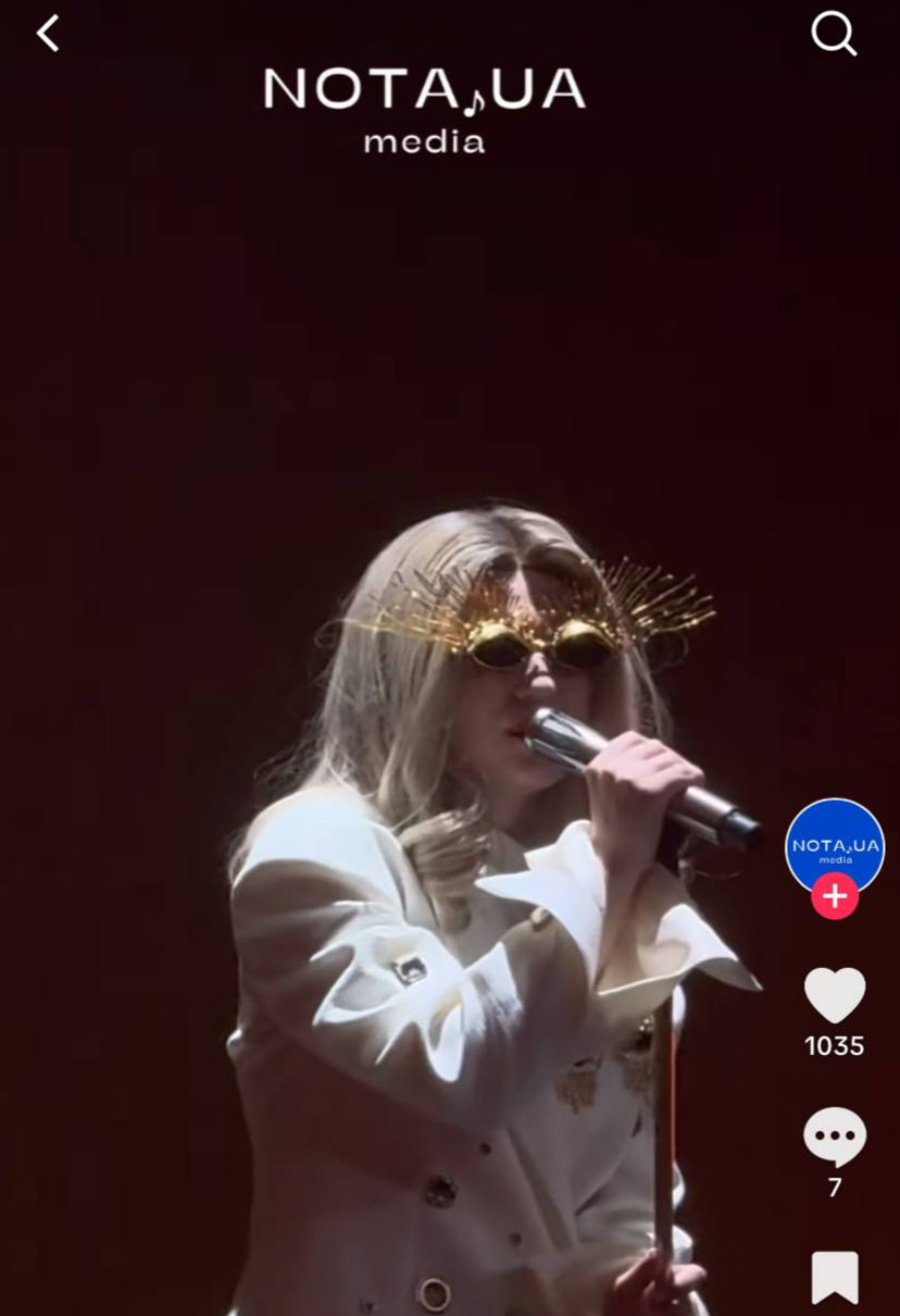 Клавдія Петрівна заспівала у Палаці спорту