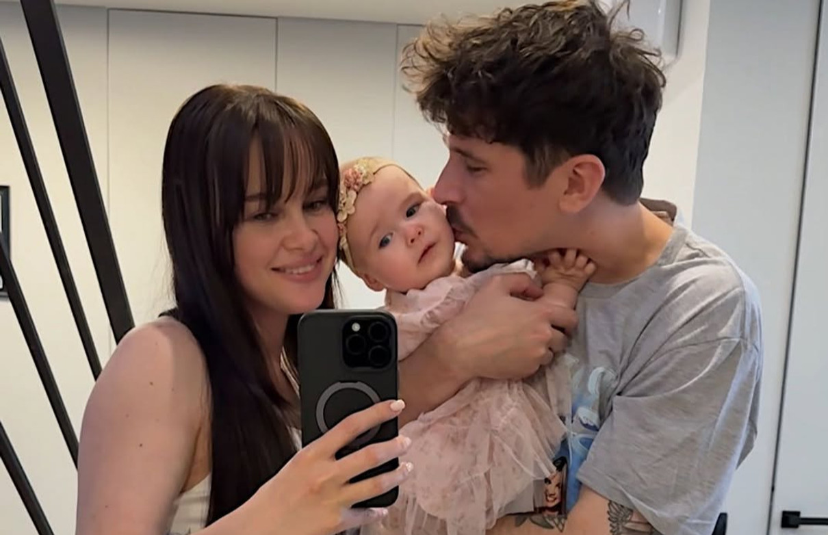 Олексій Завгородній з дружиною та донькою