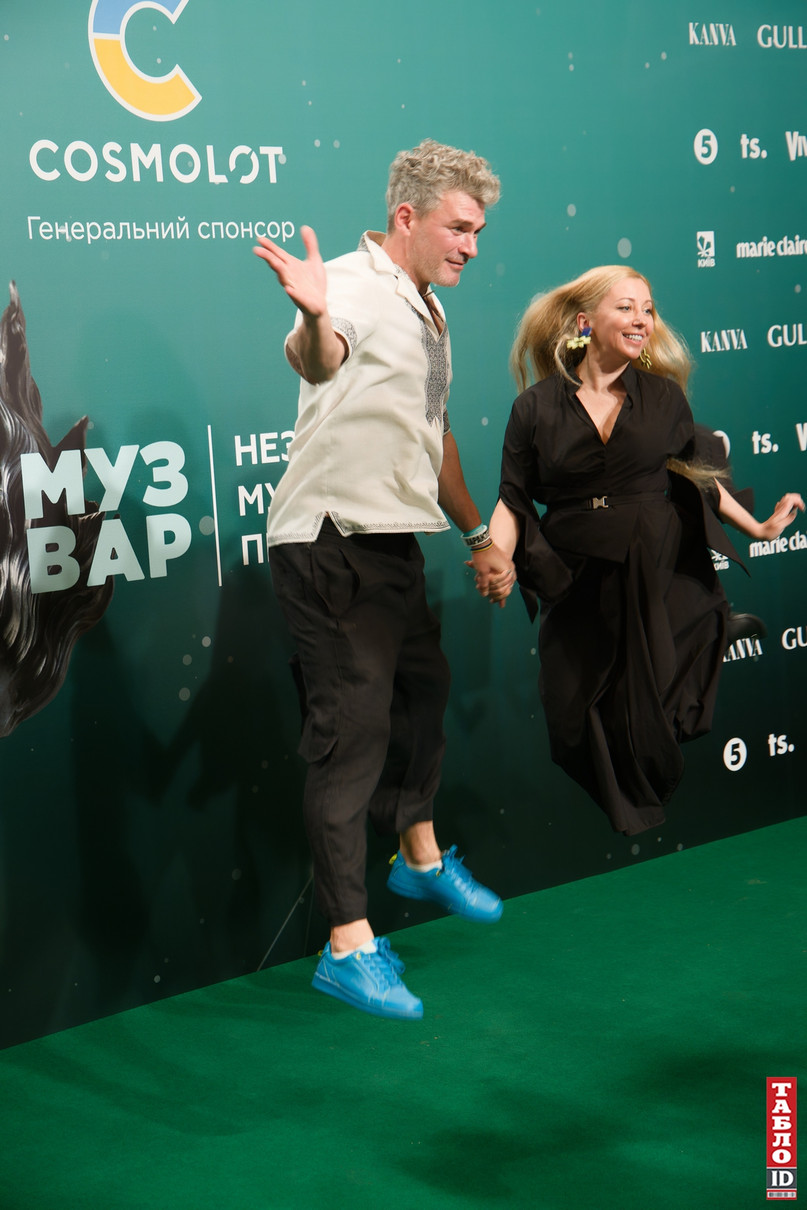 Тоня Матвієнко з Арсеном Мірзояном вирішили довести, що вони не моск*лі (дуже тонкий жарт) 
