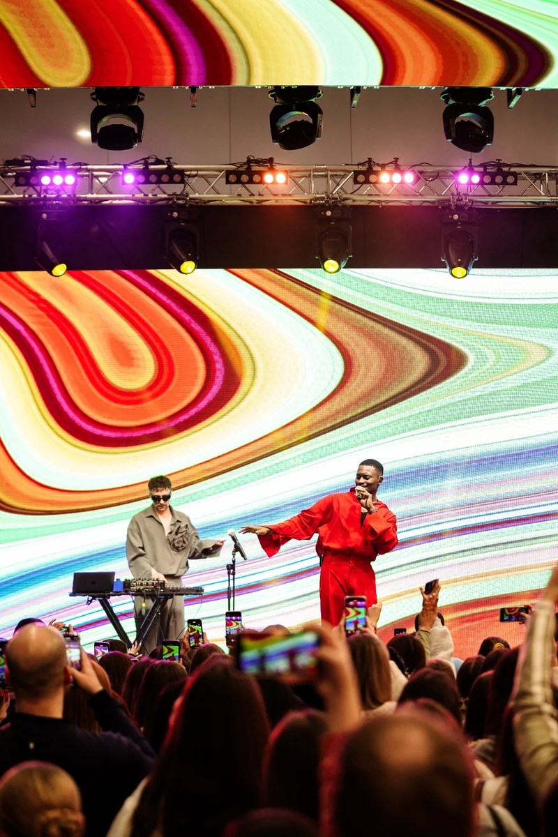 TVORCHI на сцені