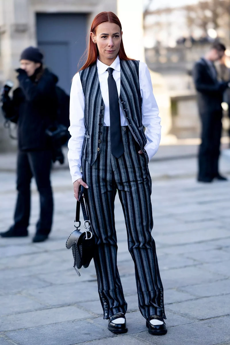 Смугастий жилет