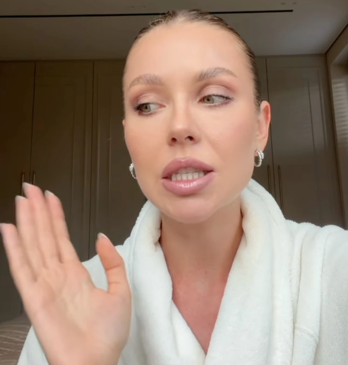 Єва Коршик вибачилася за фото з прапором ЛНР після скандалу з BAZHANE